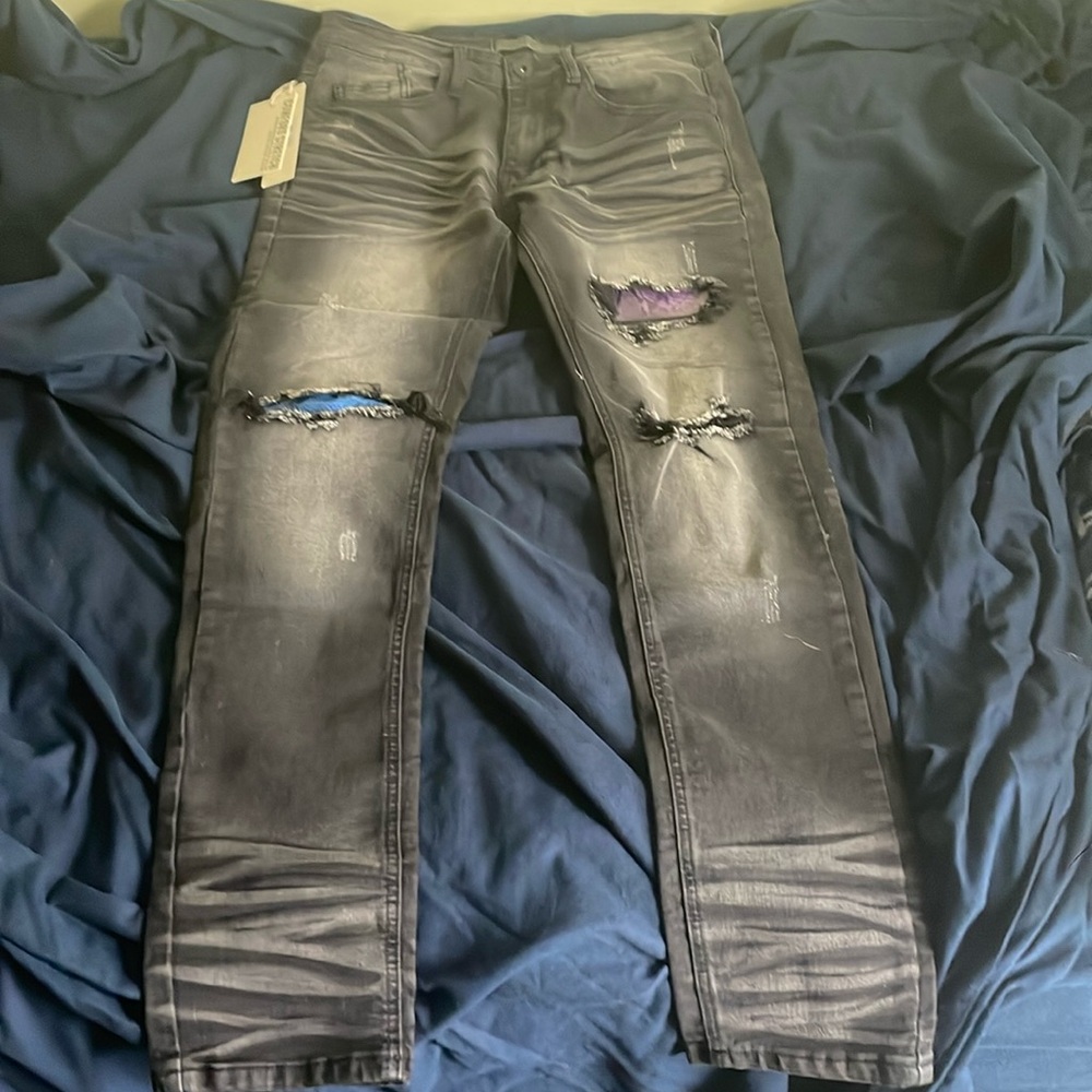 KDNK men’s black ripped skinny jeans. Size 30